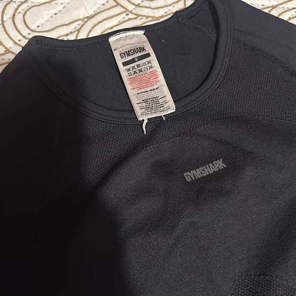 Gymshark top - Picture 2 of 3